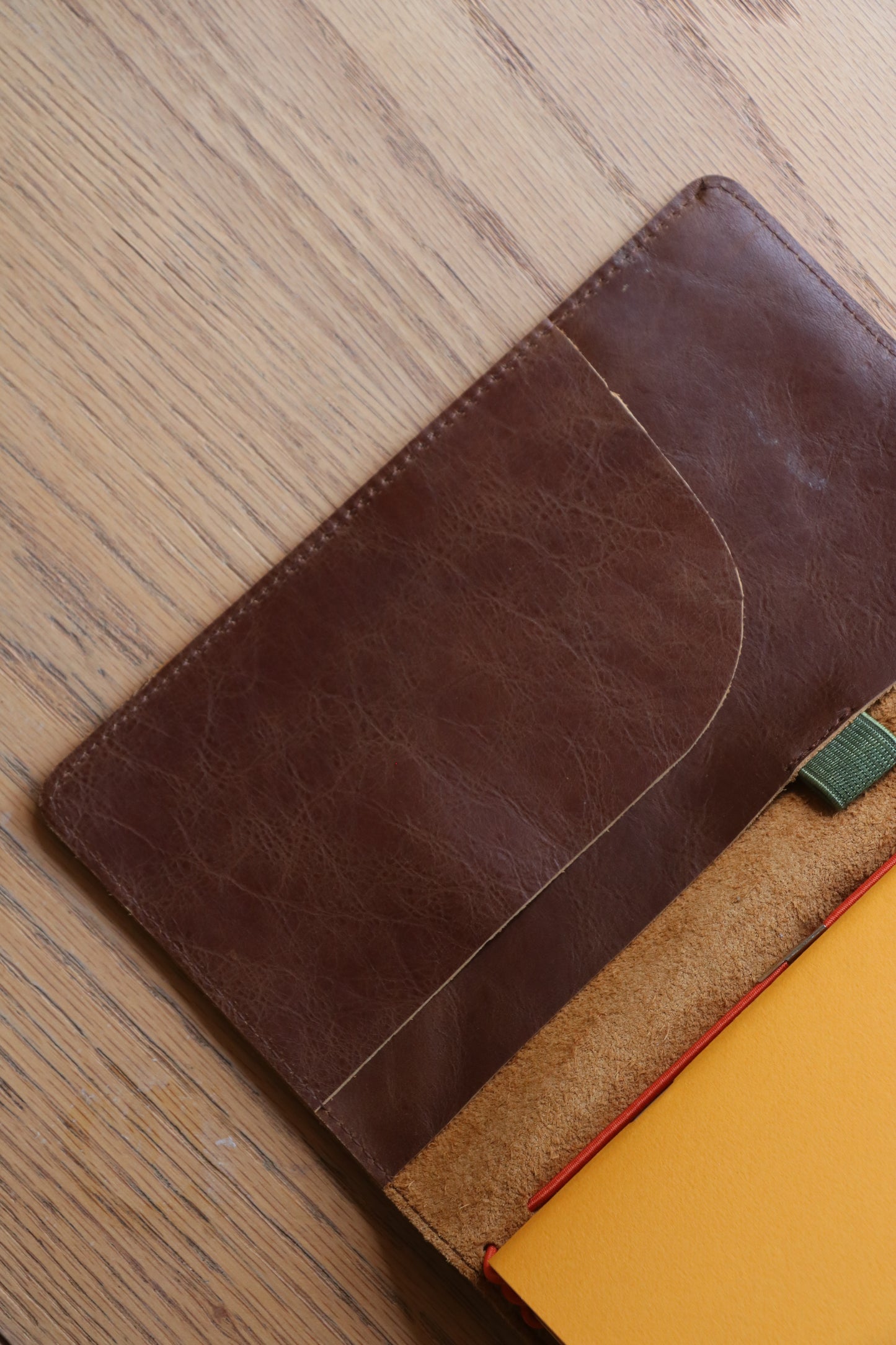 CLASSIC - Brown Maroon